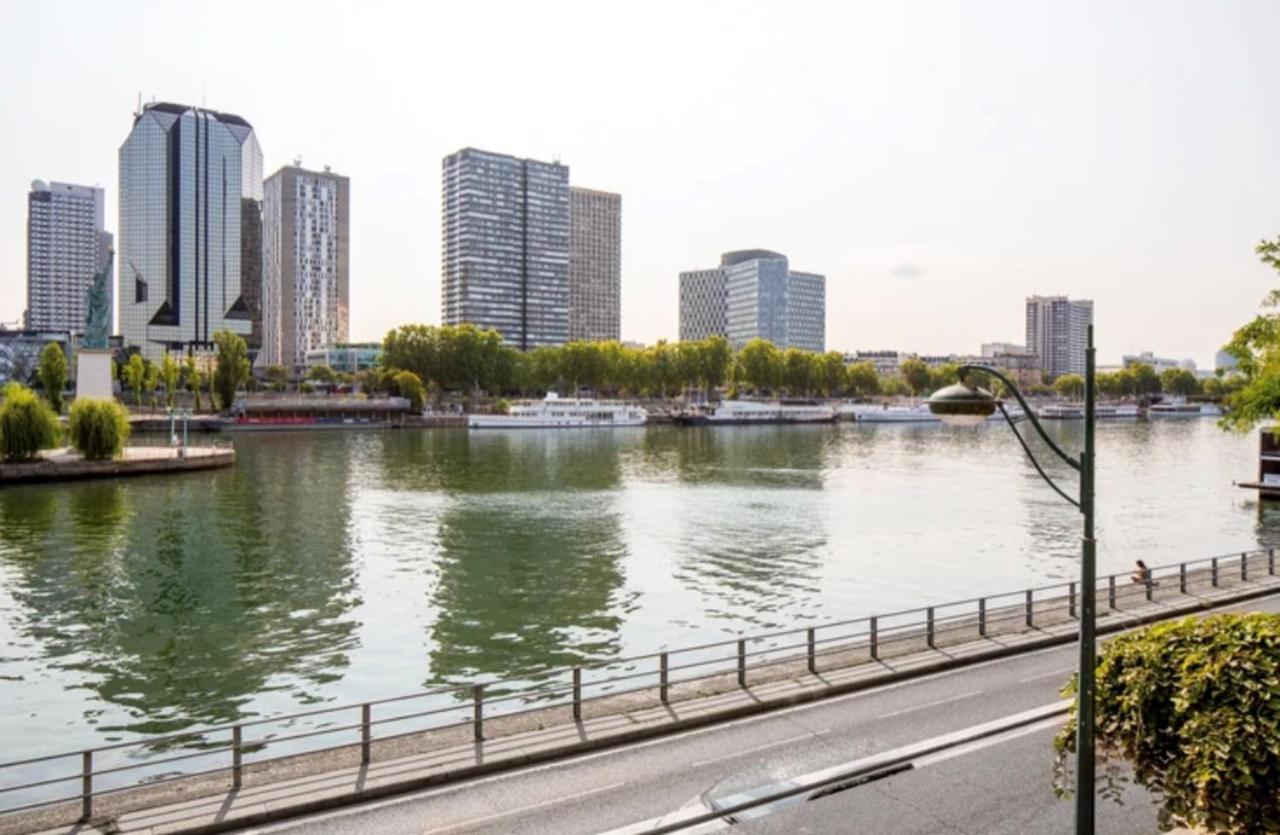 Bright 1Bedroom Apartment Centrally Located With Most Beautiful Views From Seine At 10 Minutes Walking From Beaugrenelle Shopping Mall And Eiffel Tower Παρίσι Εξωτερικό φωτογραφία